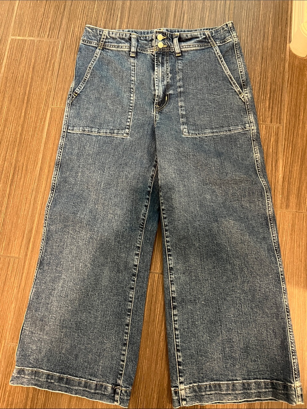 GAP High-Rise Wide-Leg Crop Jeans